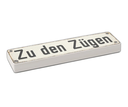 Bedruckte LEGO® Fliese 1x4 - Altes Schild 10 'Zu den Zügen'