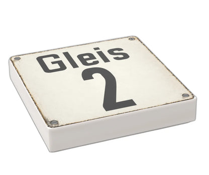 Bedruckte LEGO® Fliese 2x2 - Altes Schild 23 'Gleis 2'