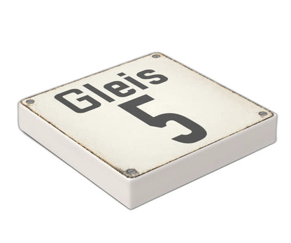 Bedruckte LEGO® Fliese 2x2 - Altes Schild 26 'Gleis 5'