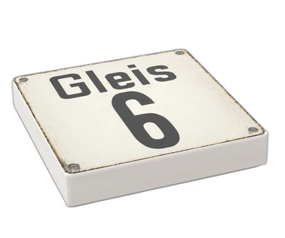 Bedruckte LEGO® Fliese 2x2 - Altes Schild 27 'Gleis 6'
